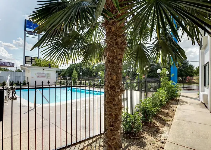 Motel 6-Dallas, Tx - South